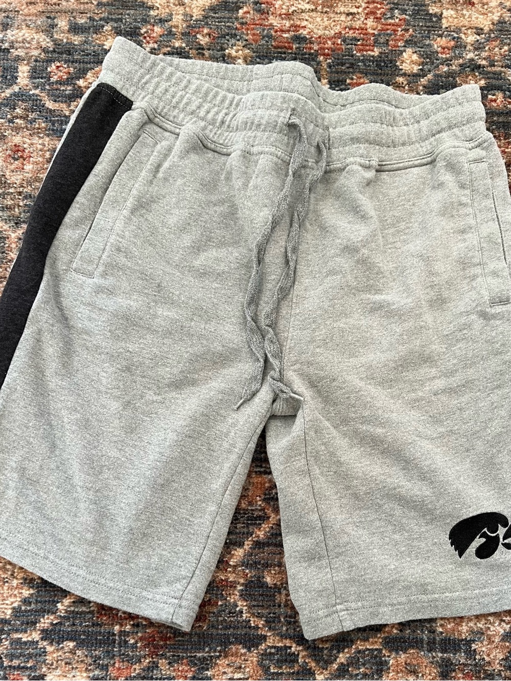 Men’s 
Gray Athletic Drawstring Shorts
